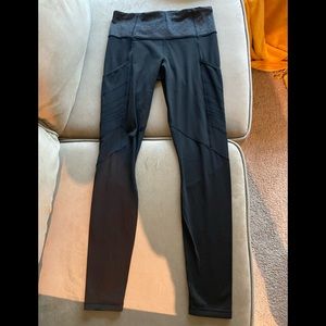 Lululemon fleece lined leggings with pockets!! Size 8, black with grey band